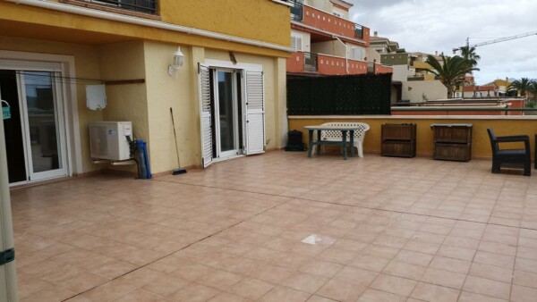 Apartamento En Planta Baja Con Enorme Terraza A Un Precio Increbile!